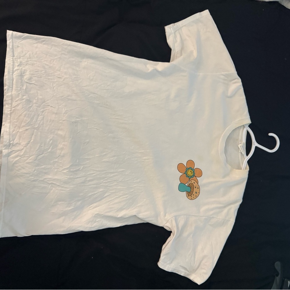 White classic Tee with trippy mushrooms